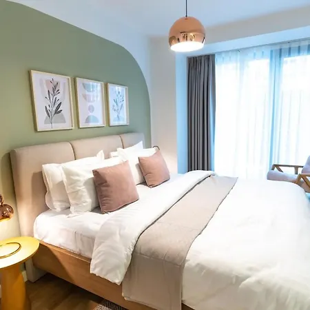 1-bdr Getaway With Poolgym Near Taksim Square