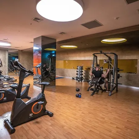 Apartamento 1-bdr Getaway With Poolgym Near Taksim Square